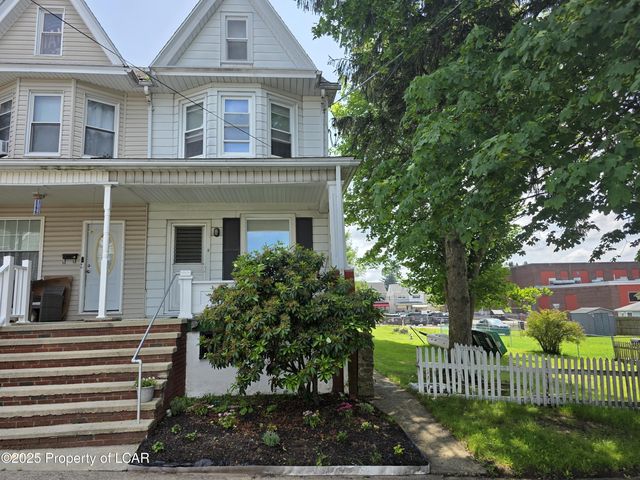 15 S  2nd St, Frackville, PA 17931