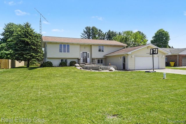 5191 Cottrell Rd, Vassar, MI 48768