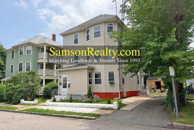 282 Glenwood Ave #1, Pawtucket, RI 02860