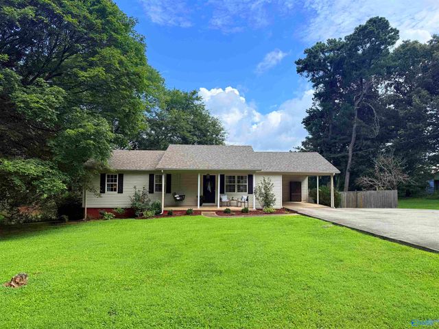 82 Fairhope Dr, Arab, AL 35016