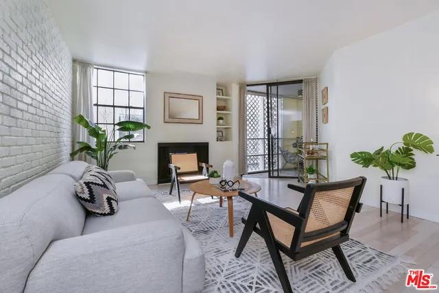 750 N  Kings Rd #217, Los Angeles, CA 90069