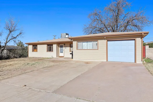 2407 Aspen Dr, Alamogordo, NM 88310