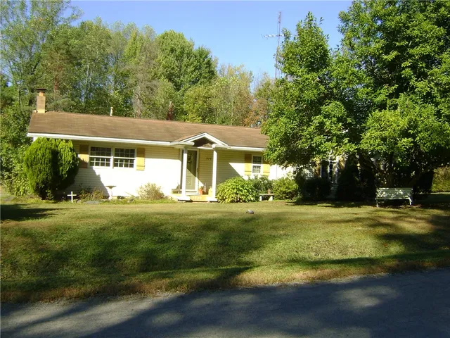 2092 McArthur Rd, Jamestown, PA 16134