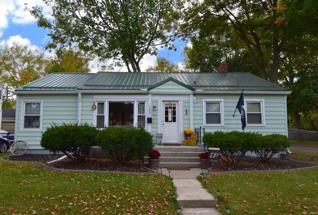 223 W  11th St, Rochester, IN 46975