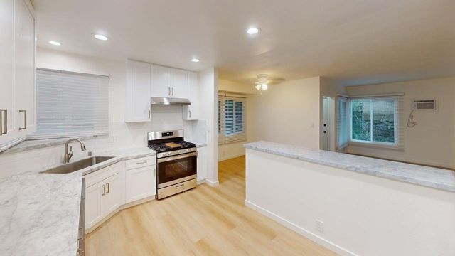 11824 Ocean Park Blvd, Los Angeles, CA 90064
