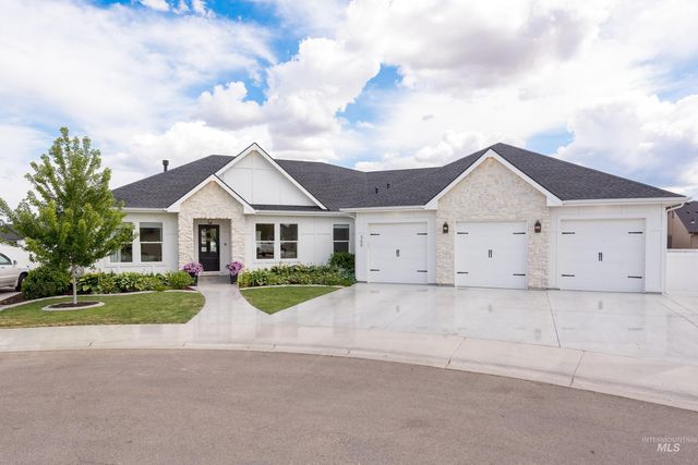 360 Syringa Springs Dr, Fruitland, ID 83619