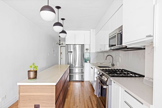 221 McDonald Ave #6P, Brooklyn, NY 11218