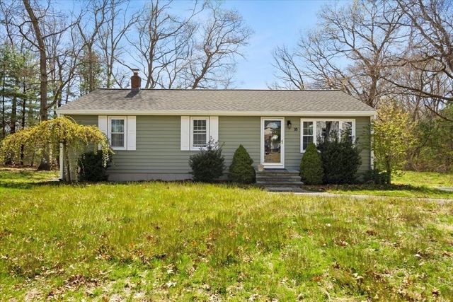 35 Central Ave, Assonet, MA 02702