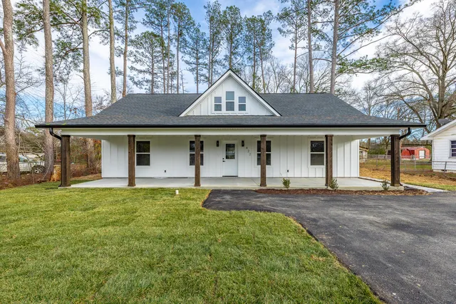 422 Linda Ln, Rossville, GA 30741