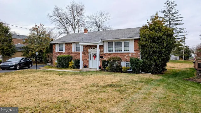 125 Willow Way, Folsom, PA 19033