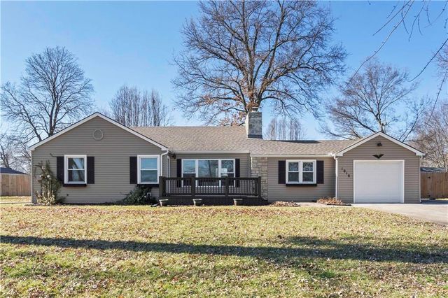 1916 S  James Downey Rd, Independence, MO 64057