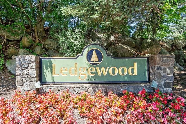 9 Ledgewood Way #7, Peabody, MA 01960