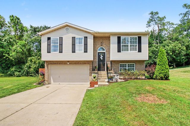 3392 Senate Pl, Hebron, KY 41048