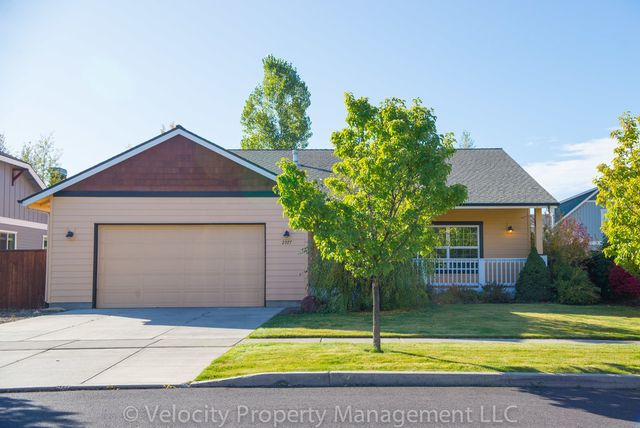 2977 NW Bordeaux Ln, Bend, OR 97703