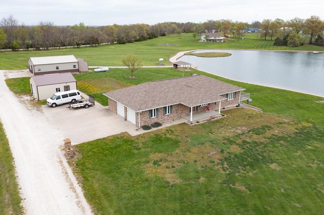 1052 Private Road 1006, Clifton Hill, MO 65244