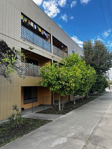 725 Kearney St #1, El Cerrito, CA 94530