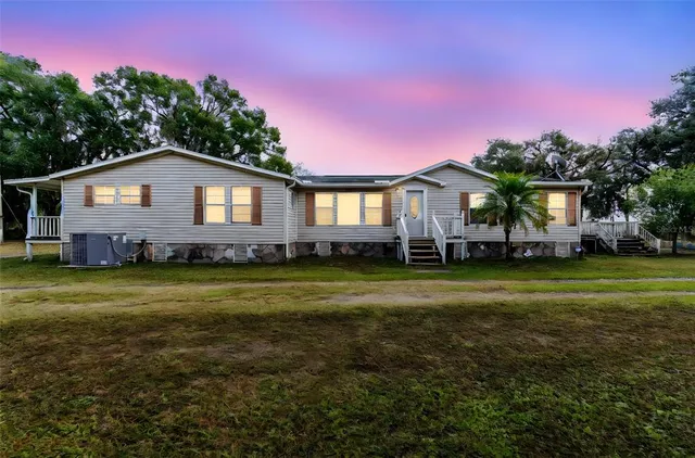 1814 Wise Rd, Zephyrhills, FL 33540