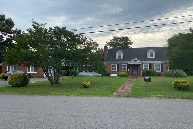 4801 Martin St, Alexandria, VA 22312