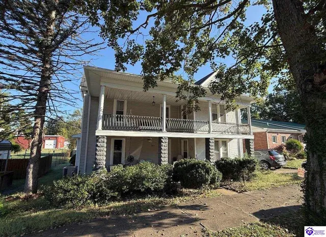 211 E  Main St, Hodgenville, KY 42748