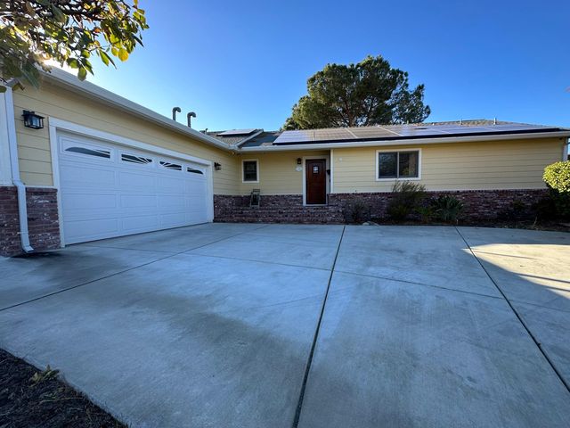 4290 Hillview Dr, Pittsburg, CA 94565
