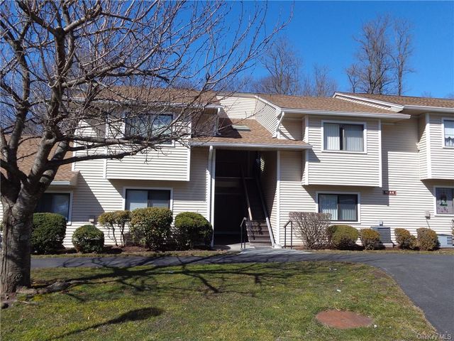 95 Molly Pitcher Lane UNIT F, Yorktown Heights, NY 10598