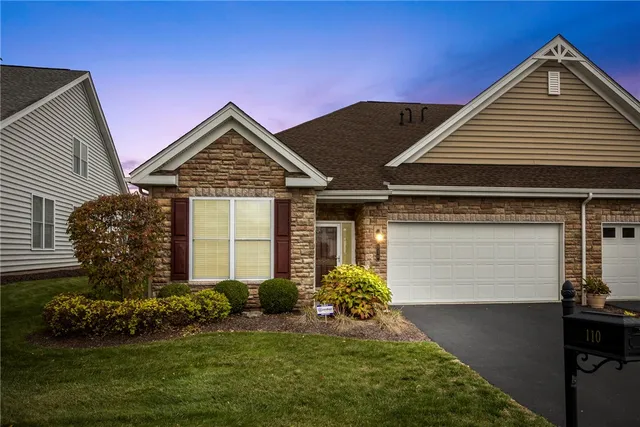 110 Old Glory Ln, Sewickley, PA 15143