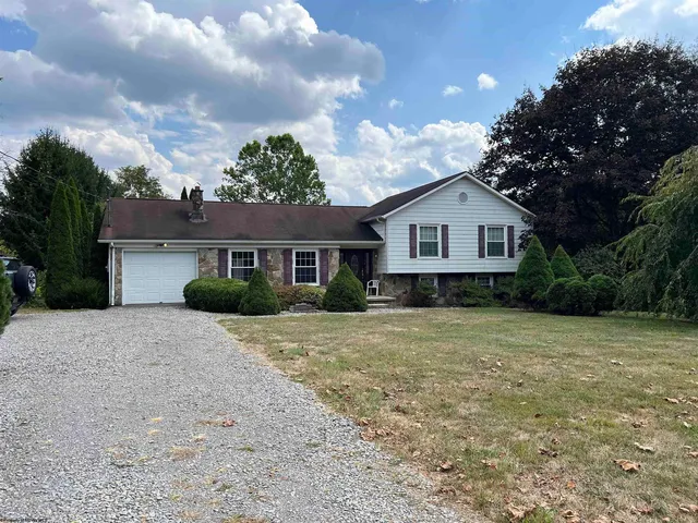 9517 Seneca Trl, Mill Creek, WV 26280