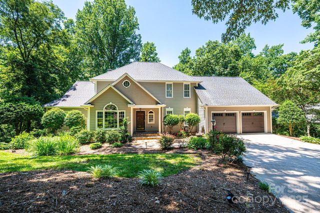 841 16th Avenue Ln NW, Hickory, NC 28601