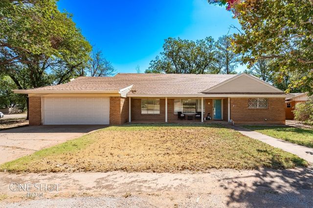 202 S  Lawrence St, Roby, TX 79543