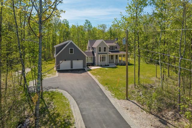 9 Acorn Avenue, Kennebunkport, ME 04046