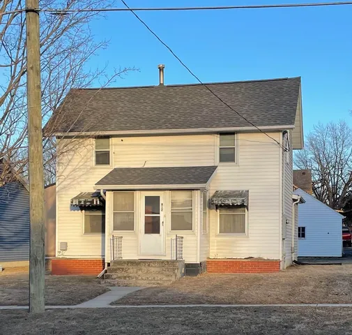 812 5th Ave NE, Independence, IA 50644