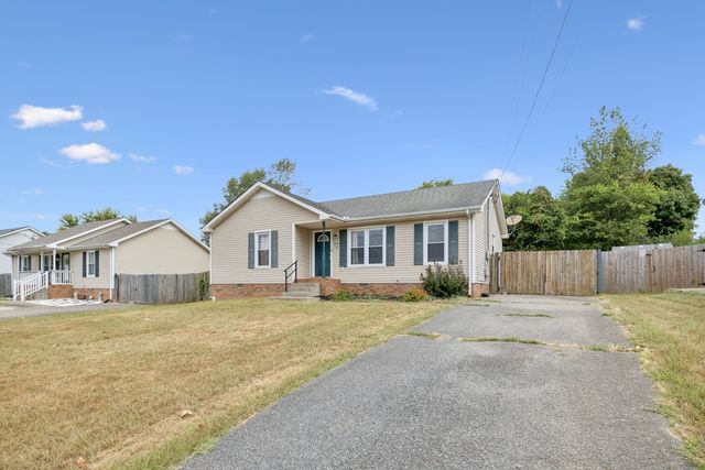 943 Princeton Dr, Clarksville, TN 37042