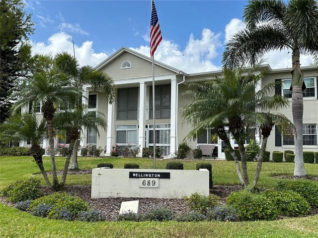 689 Lake Howard Dr NW #2D, Winter Haven, FL 33880