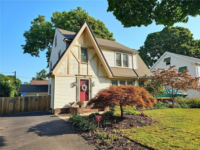 90 Westbourne Rd, Rochester, NY 14617