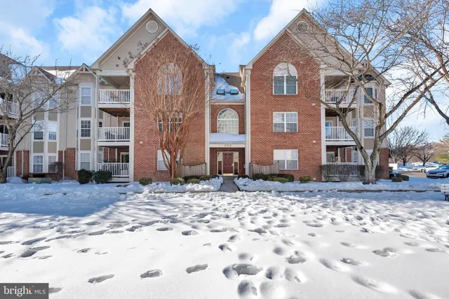 615 Admiral Dr #206, Annapolis, MD 21401