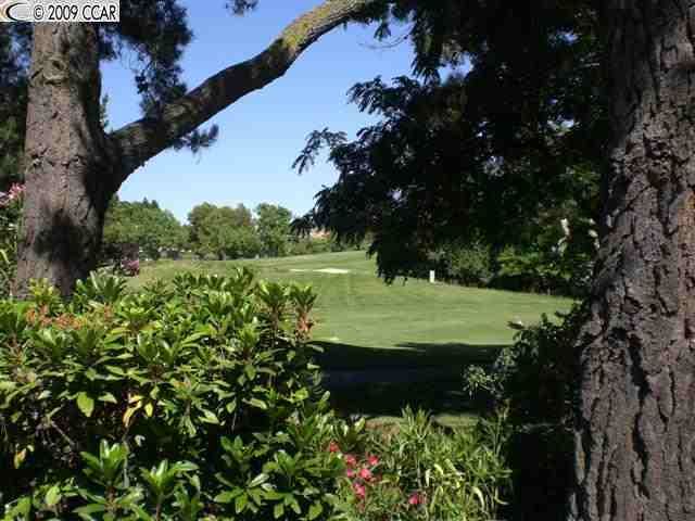 821 Villa Ln #1, Moraga, CA 94556