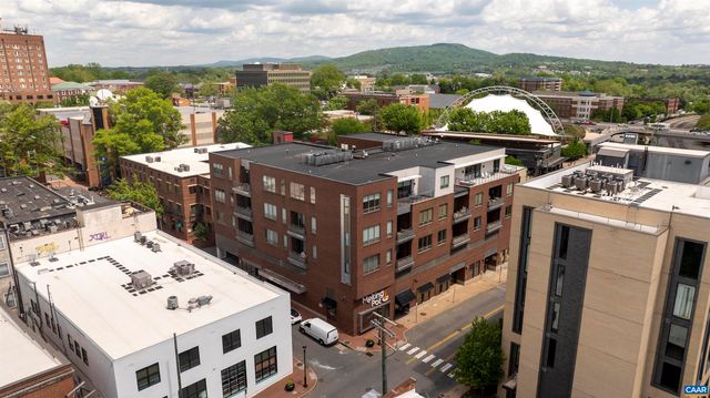 112 5th St SE #5A, Charlottesville, VA 22902
