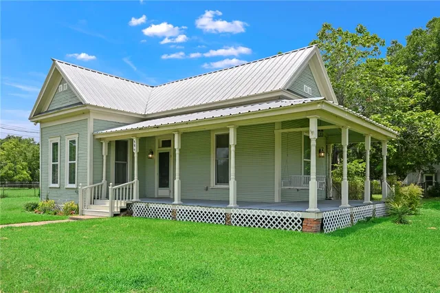 326 5th St, Somerville, TX 77879