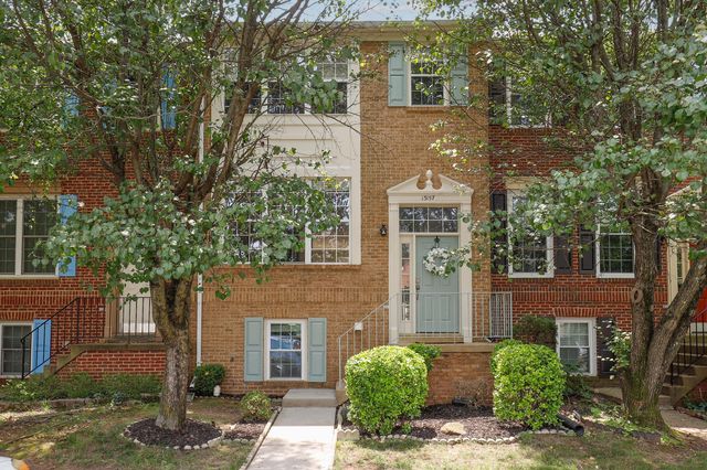13157 Quail Creek Ln, Fairfax, VA 22033
