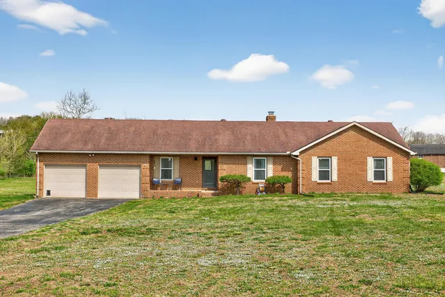 3886 Jackson Ferry Rd, Winchester, KY 40391