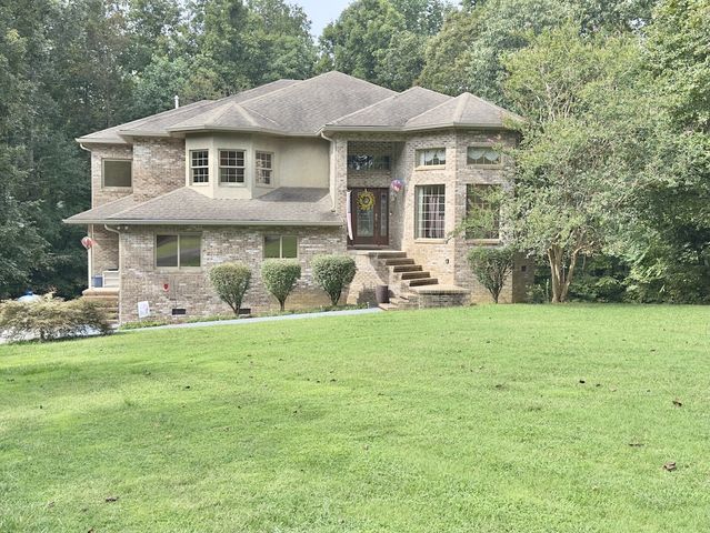 172 Embers Dr, Manchester, TN 37355