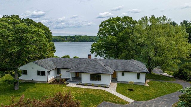 13 Ox Point Drive, Kittery, ME 03904