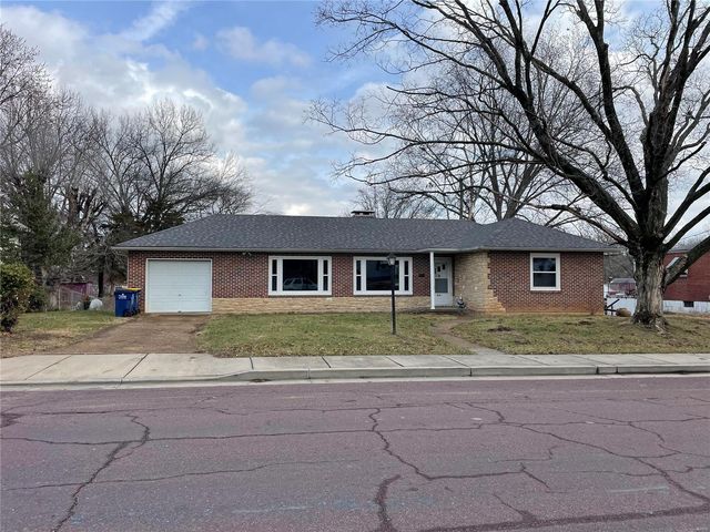 414 Hoover Ave, Union, MO 63084