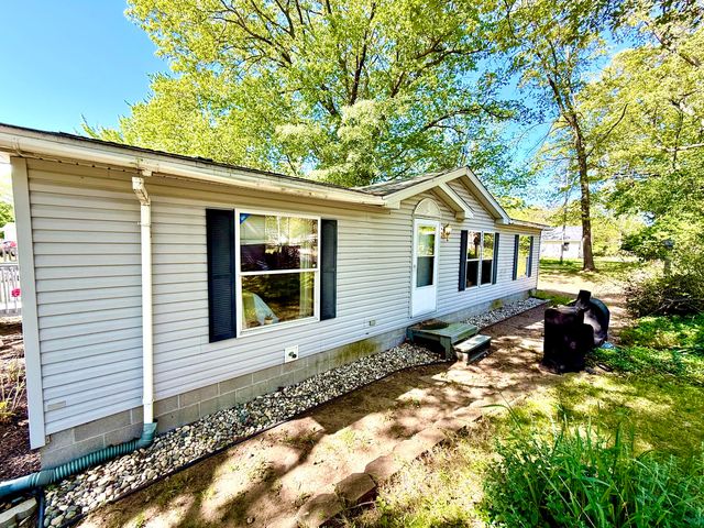 811 N  Lavinia St, Ludington, MI 49431
