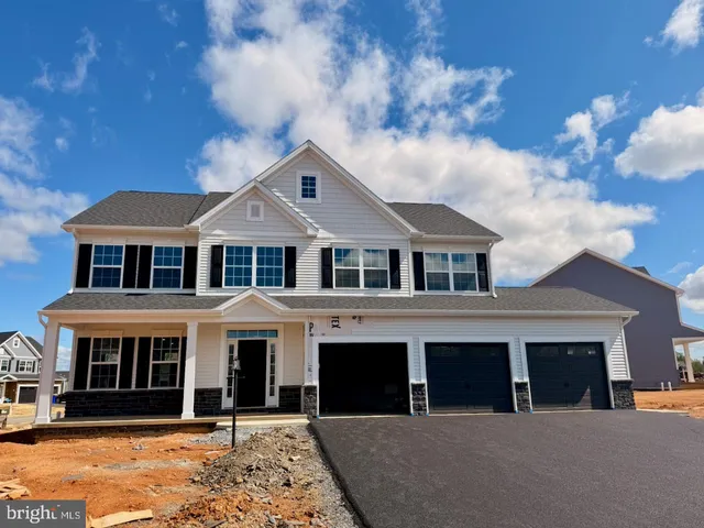 404 E  Clarissa Dr, Shippensburg, PA 17257