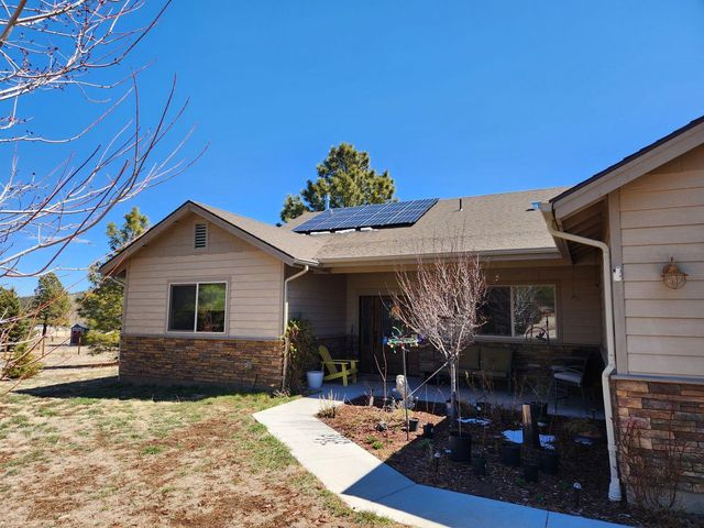 8405 Winchester Dr, Flagstaff, AZ 86004