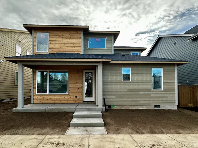 2777 NE Rainier Dr #34, Bend, OR 97701