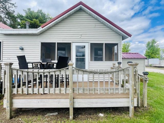 W983 West North Shore Drive #7, Montello, WI 53949