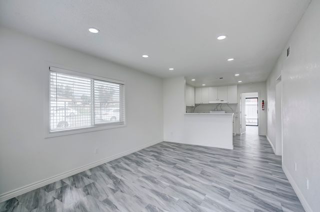 2095 Sunrise Ln, San Bernardino, CA 92404