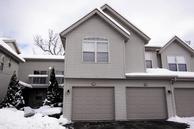 500 S Edwards BOULEVARD #31, Lake Geneva, WI 53147